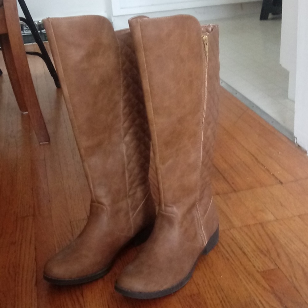 Knee high brown boots 9.5 (runs small)